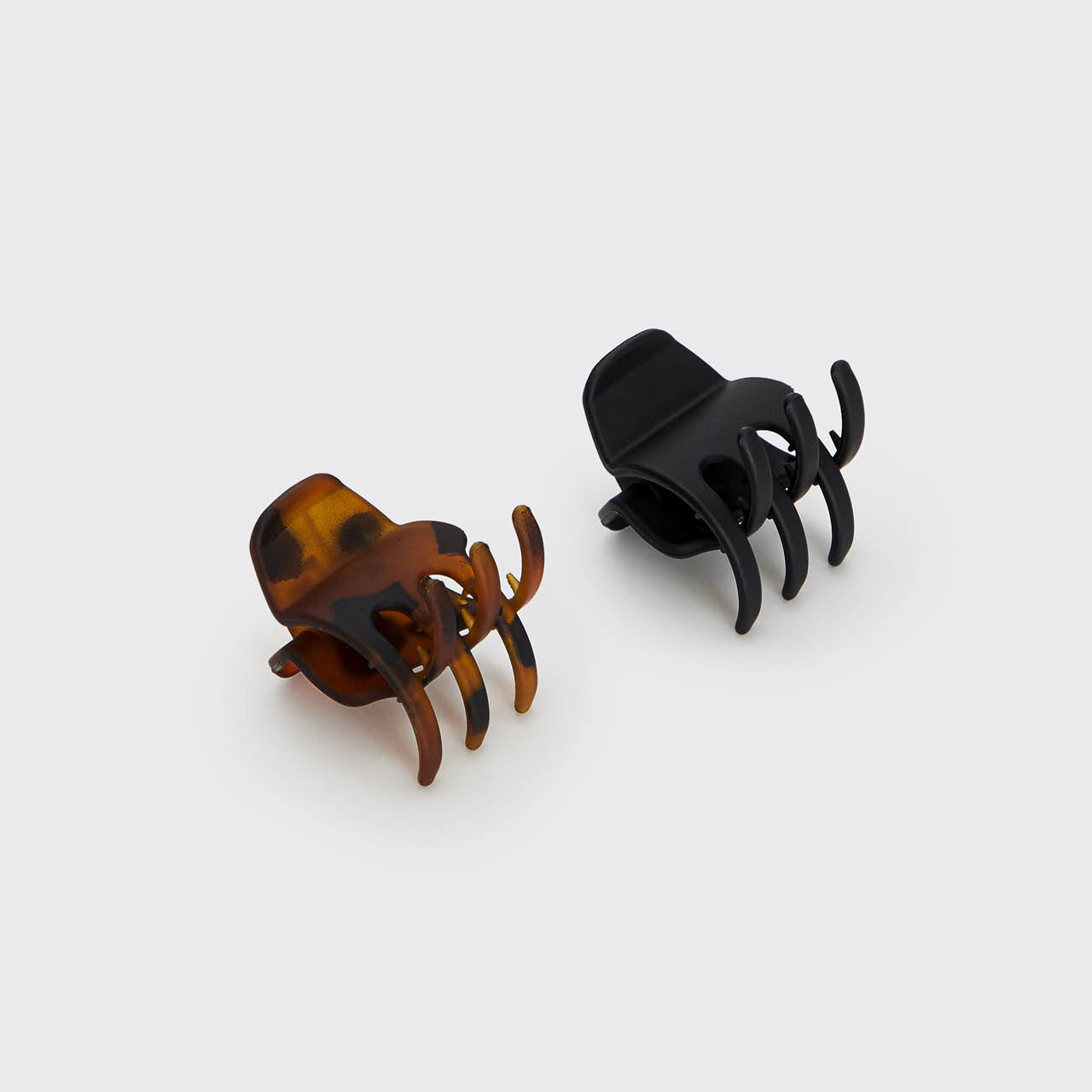 4888-EcoFriendly-MediumClawClips-2pc-Hair-Black_Tort-1280x1280px.jpg