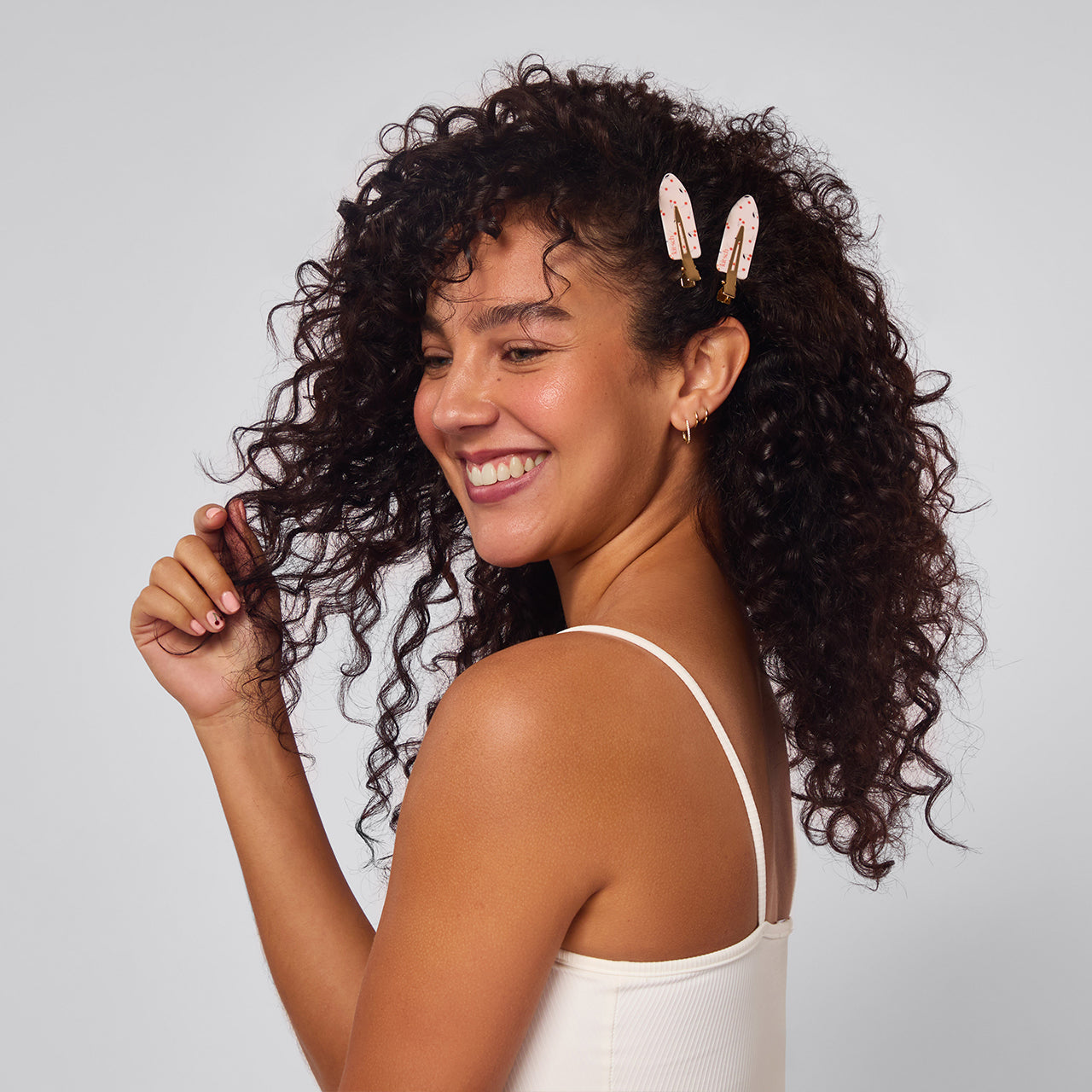 500577-CreaselessClips-4pc-SeasonalCollection-CherryPrint-Model-1280x1280px.jpg