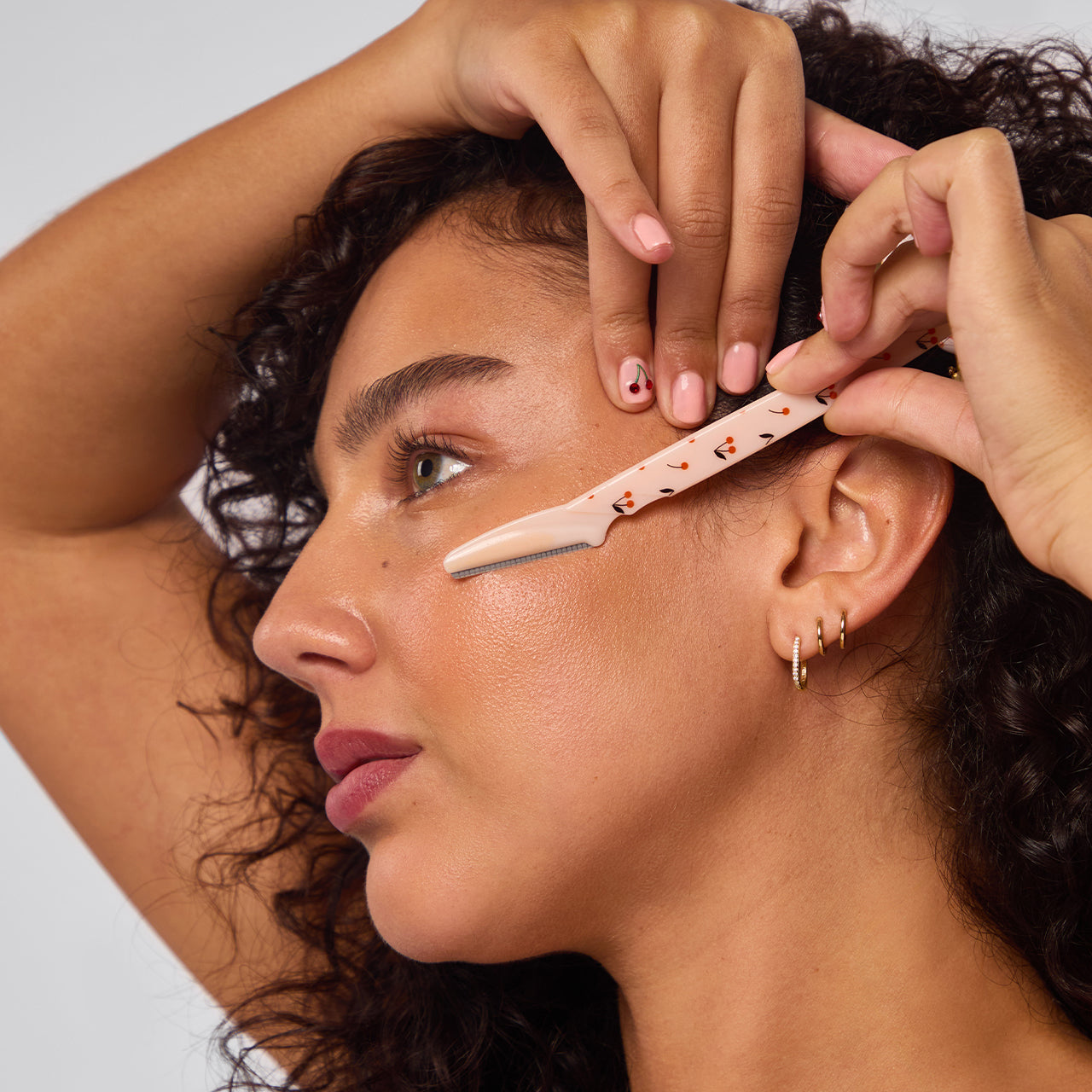 501420-Dermaplaners-6pc-SeasonalCollection-AssortedCherryBlossom-Model-1280x1280px.jpg