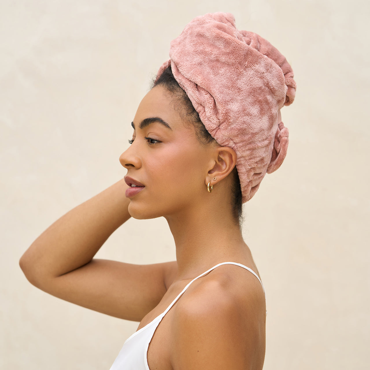 501680-PlushMicrofiberHairTowelTurban-Terracotta-Model-1280x1280px.jpg