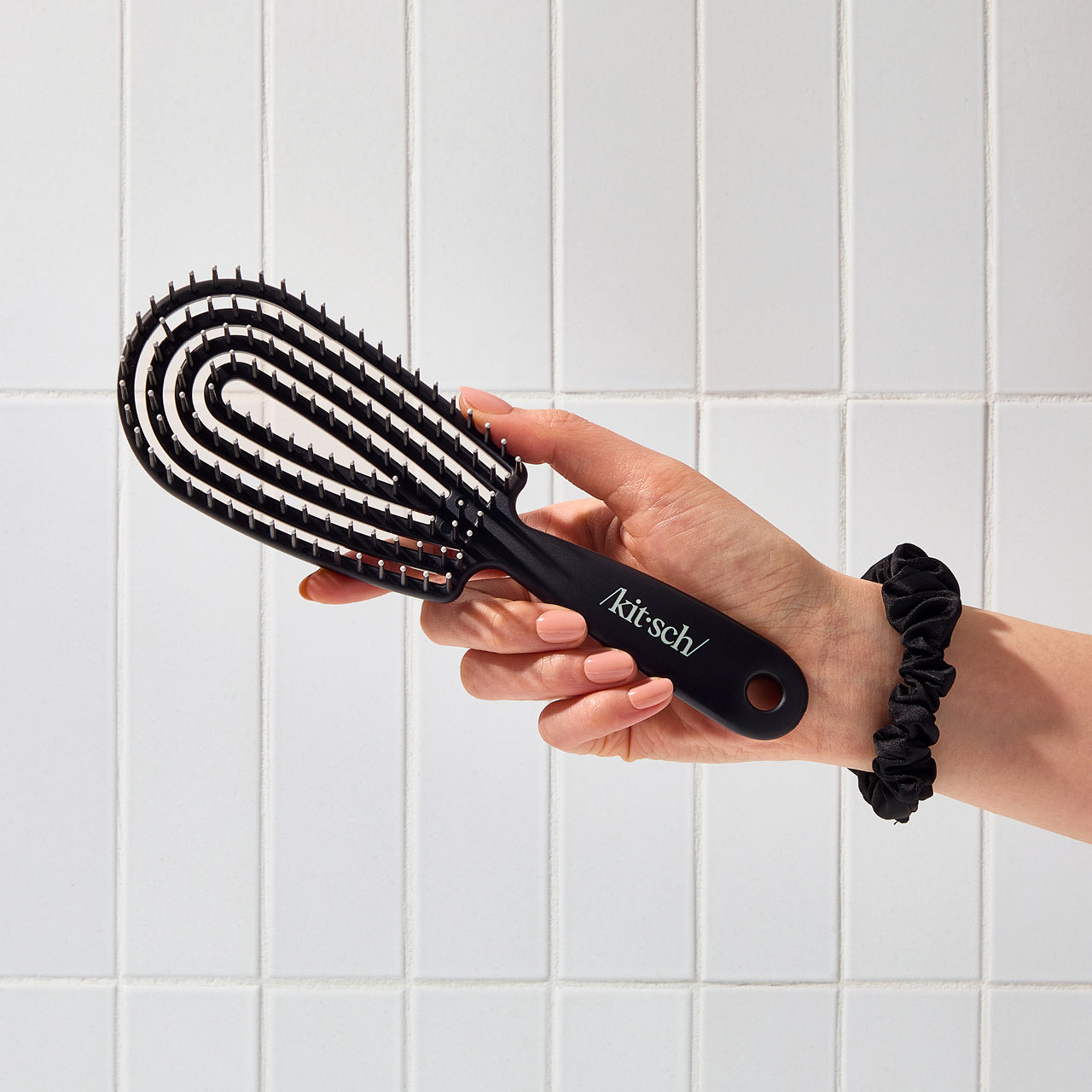 504216-DetanglingFlexiBrush-Pro-Black-Model-1280x1280px.jpg