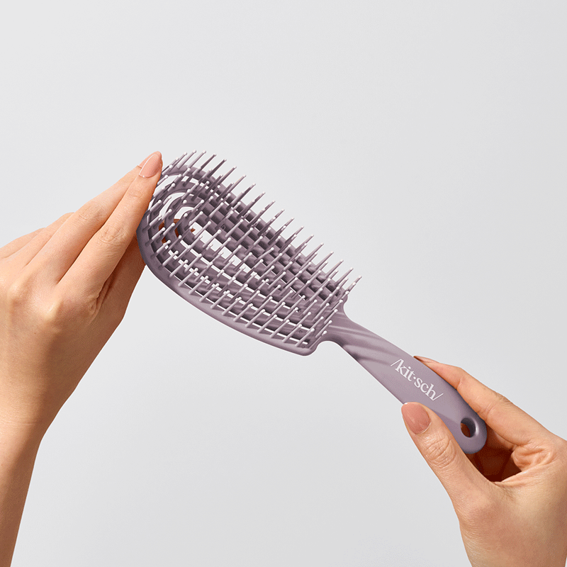 504230-DetanglingFlexiBrush-Pro-SoftViolet-Model-1x1-1.gif