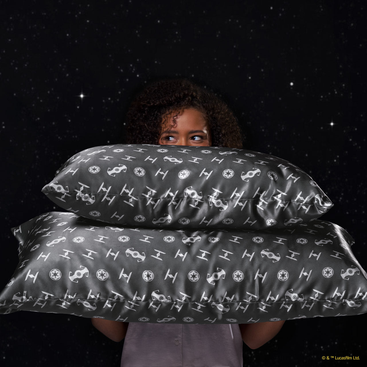 504384-504391-StarWarsxKitsch-Standard_KingSatinPillowcase-GalacticEmpire-Model-1280x1280px_f703cab4-48c7-4d51-bc3f-6047035b96a8.jpg