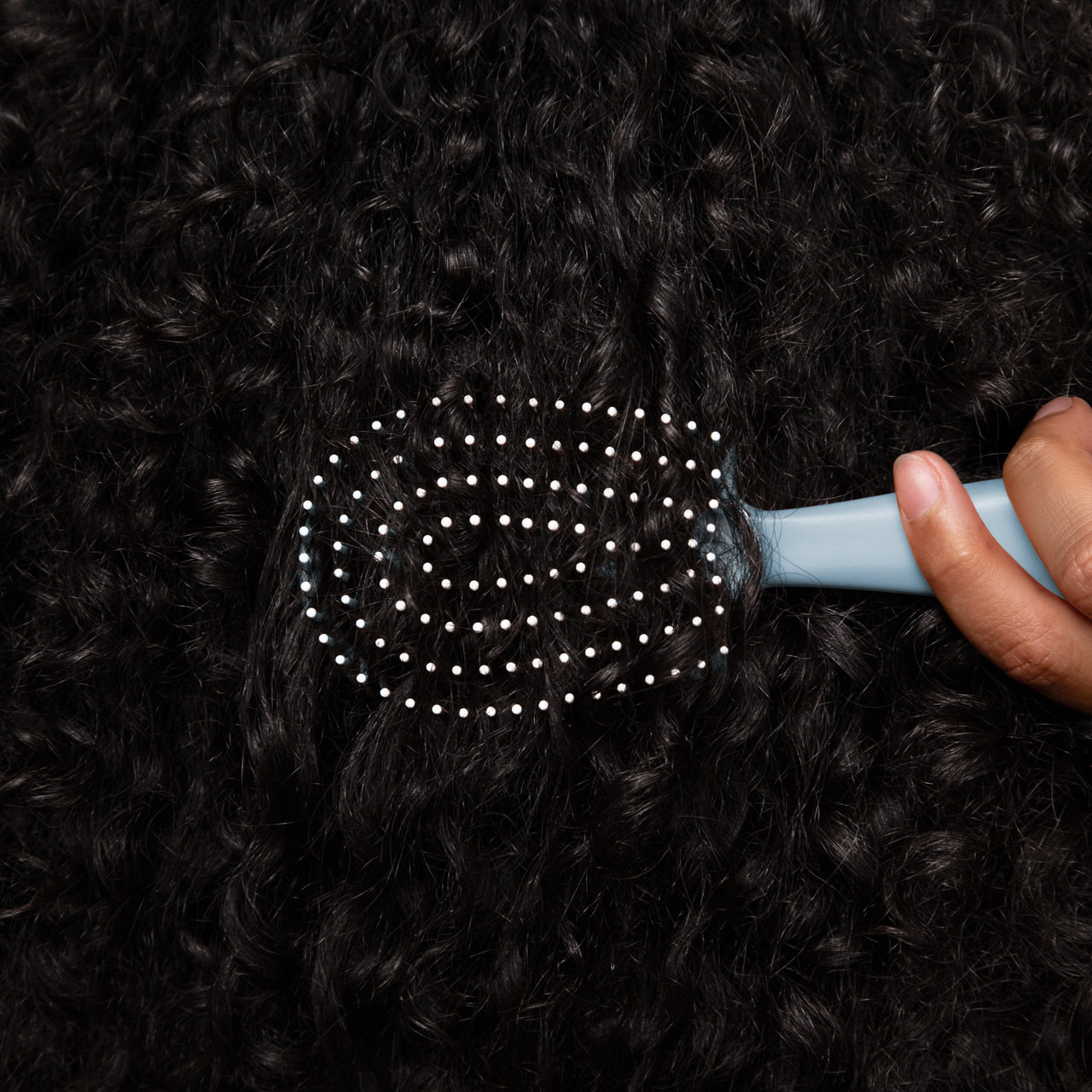504827-MiniDetanglingFlexiBrush-Pro-HazeBlue-Model-3-1280x1280px.jpg