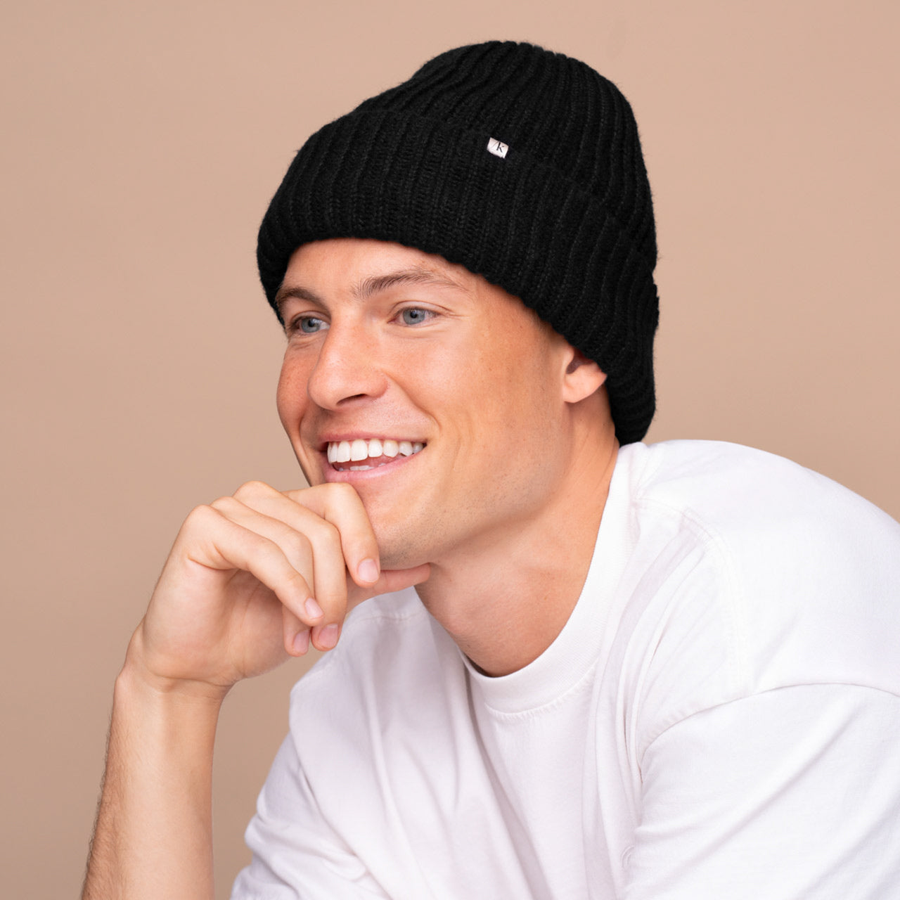 507606-GlazeySatinLinedBeanie-Black-Hair-Model-1280x1280px.jpg