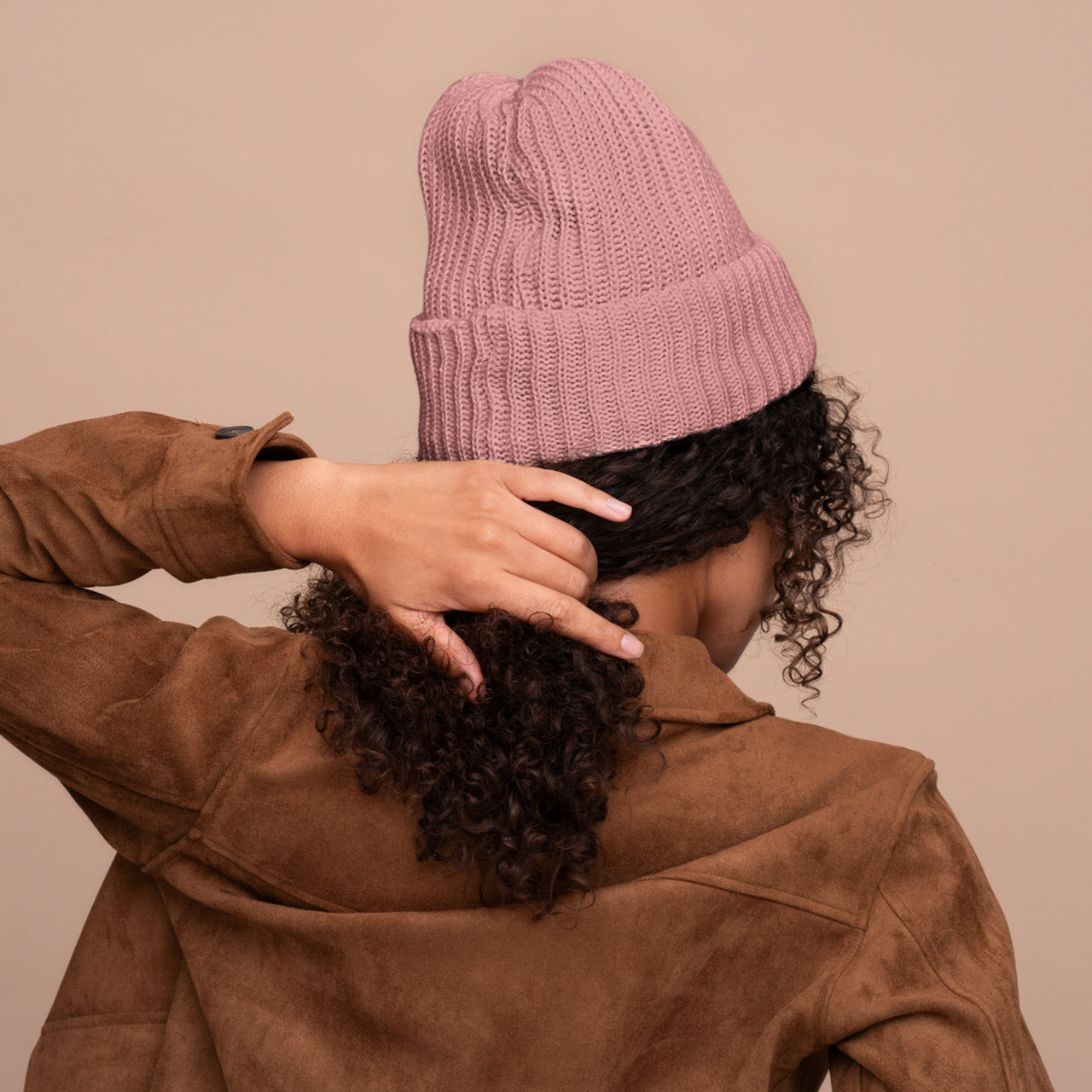 507644-GlazeySatinLinedBeanie-Blush-Hair-Model-4-1280x1280px.jpg