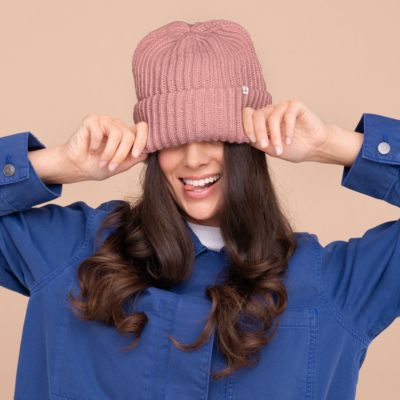 507644-GlazeySatinLinedBeanie-Blush-Hair-Model-6-1280x1280px.jpg