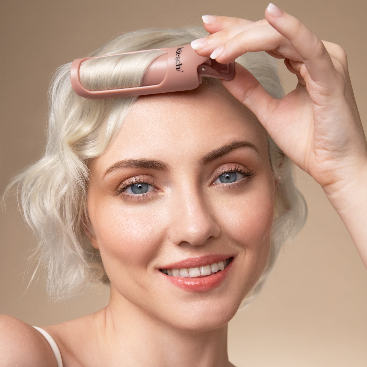 507811-KitschHairVolumizingClip-2Pc-Set-Pro-Terracotta-Model-6-1280x1280px.jpg