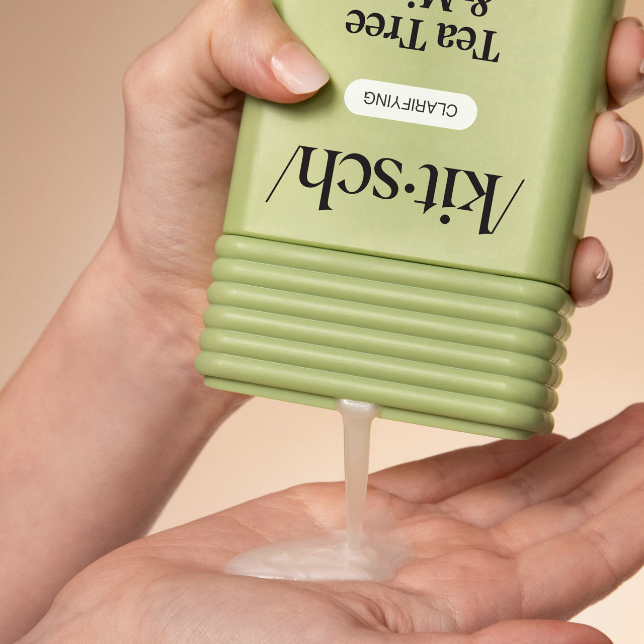 507873-TeaTree_MintLiquidShampoo-Clarifying-HairCare-Model-1280x1280px.jpg