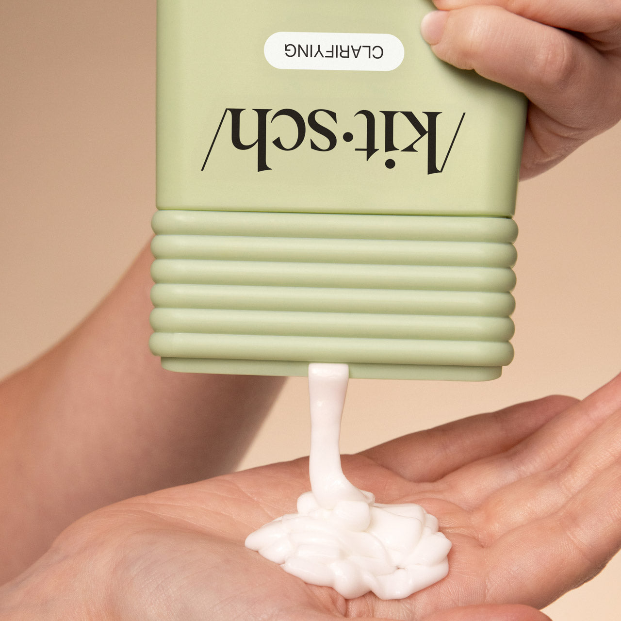 507880-TeaTree_MintLiquidConditioner-Clarifying-HairCare-Model-1280x1280px.jpg