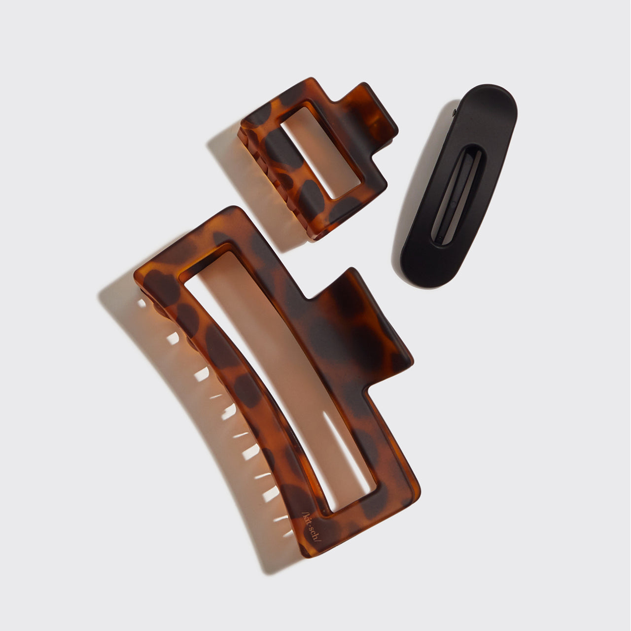 60572-RecycledPlastic-OpenShape-AssortedClawClip-3pc-Hair-Black_Tort-1280x1280px.jpg