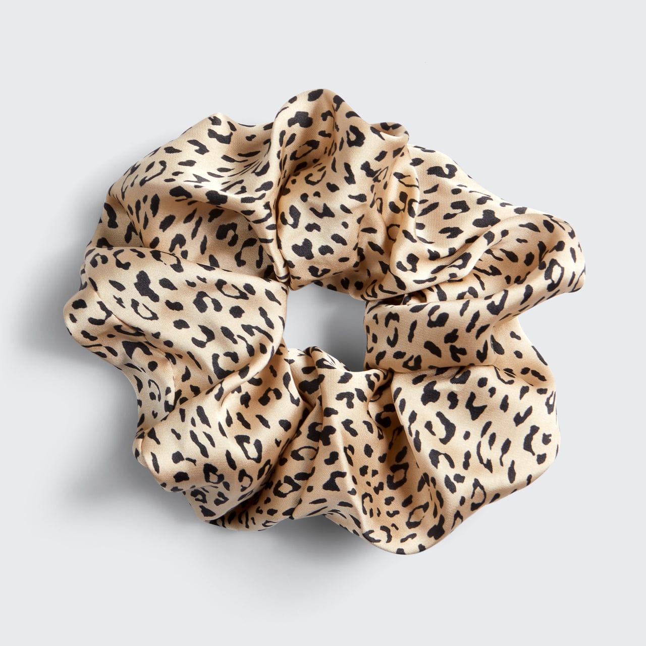 6219-Hair-eco-satin-brunch-scrunchie-leopard-1280x1280px_2.jpg