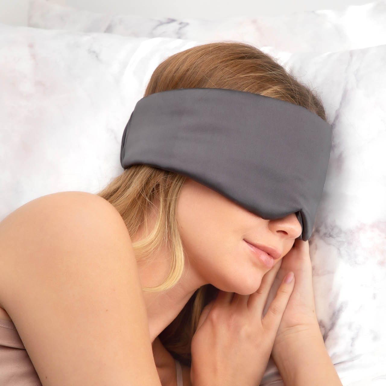 6240-beauty-satin-eyeMask-charcoal-1280x1280px_1.jpg