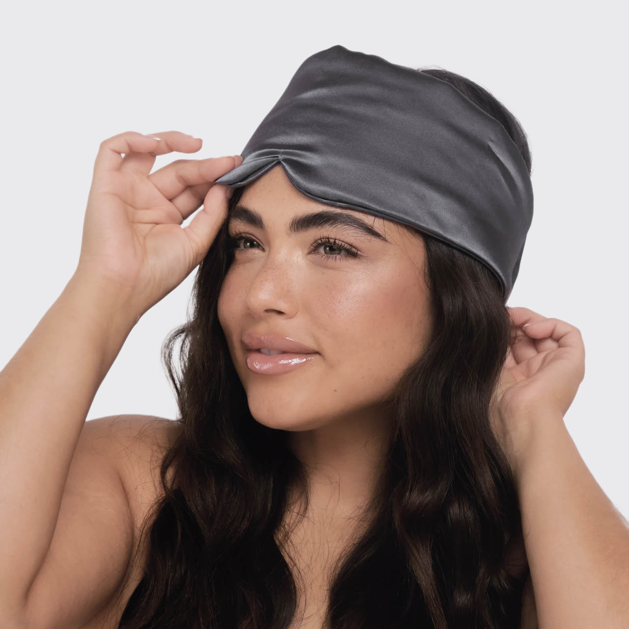 6240-beauty-satin-eyeMask-charcoal-4-1280x1280px_3e8e9e5a-a211-4391-a239-93a0d37811c7.jpg