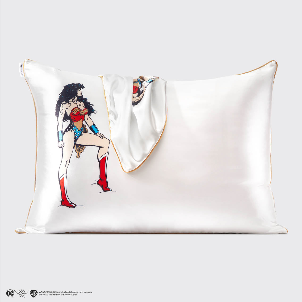 63962-WonderWomanxKitsch-StandardSatinPillowcase-BelieveInWonder-1280x1280px_c041daec-d5e7-4db6-a4a1-9758c47e5229.jpg