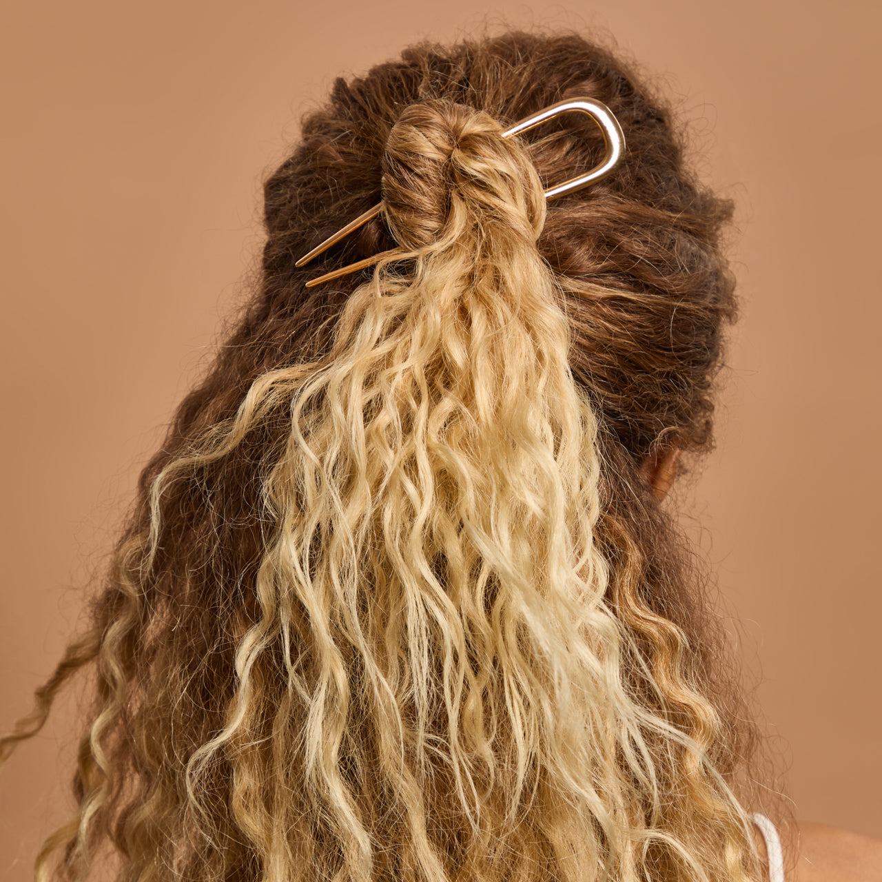 64266-MetalFrenchHairPin-1pc-CreativeProductShoot-Model-Hair-Gold-2-1280x1280px.jpg