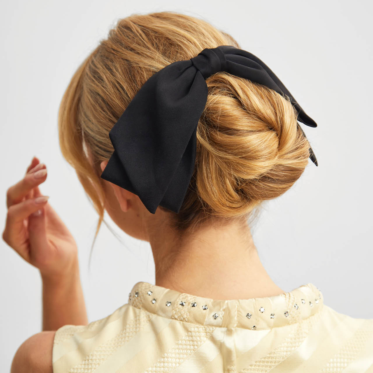 64310-RecycledFabricBowHairClip-1pc-Model-Hair-Black-2-1280x128px.jpg