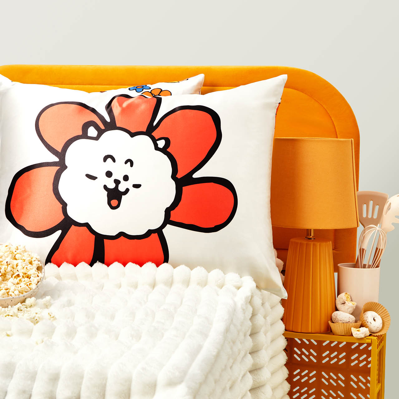 65454-65553-BT21xKitsch-CreativeProductShoot-SatinPillowcase-RJ-2-1280x1280px.jpg
