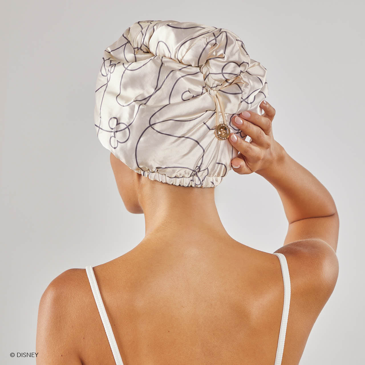 66031-MickeyMinniexKitsch-SatinWrappedHairTowel-MickeyMaze-Cream-Model-7-1280x1280px.jpg