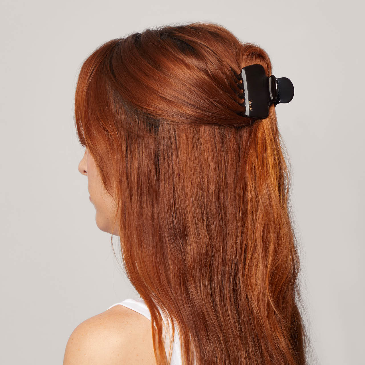 66222-RecycledPlasticMediumPuffyClawClips-2pc-Model-Hair-Black_Tort-3-1280x1280px.jpg