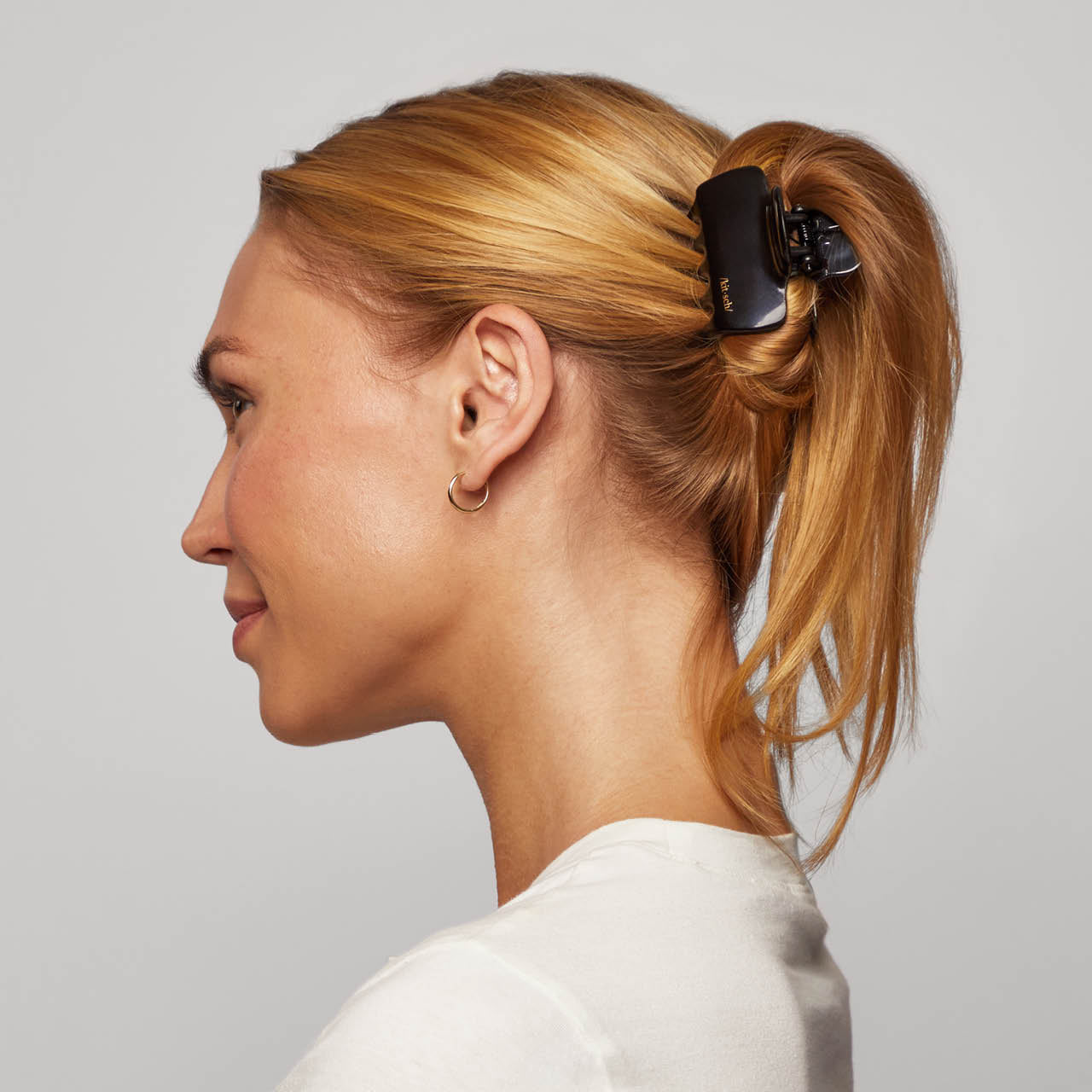 66222-RecycledPlasticMediumPuffyClawClips-2pc-Model-Hair-Black_Tort-4-1280x1280px.jpg