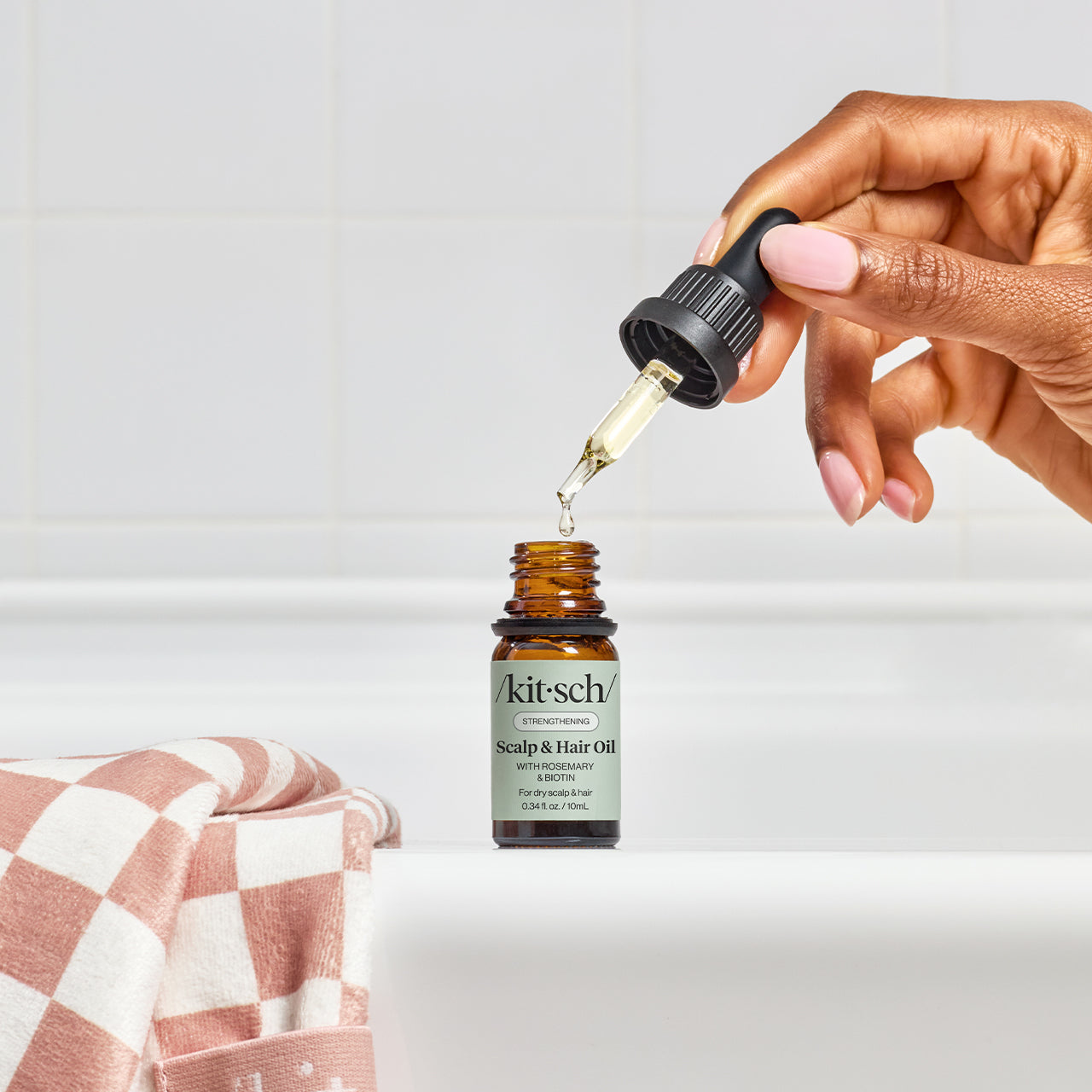 67823-CreativeProductShoot-StrengtheningScalp_HairOil-Rosemary_Biotin-Consumables-3-1280x1280px.jpg