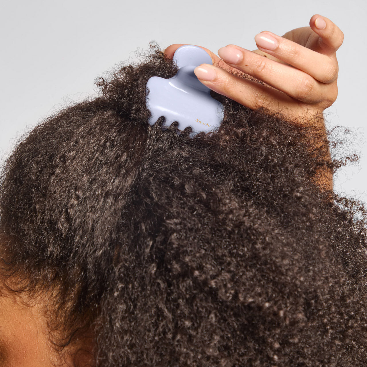 68912-MediumCloudClawClip-1pc-Hair-HydrangeaBreeze-Model-1280x1280px.jpg