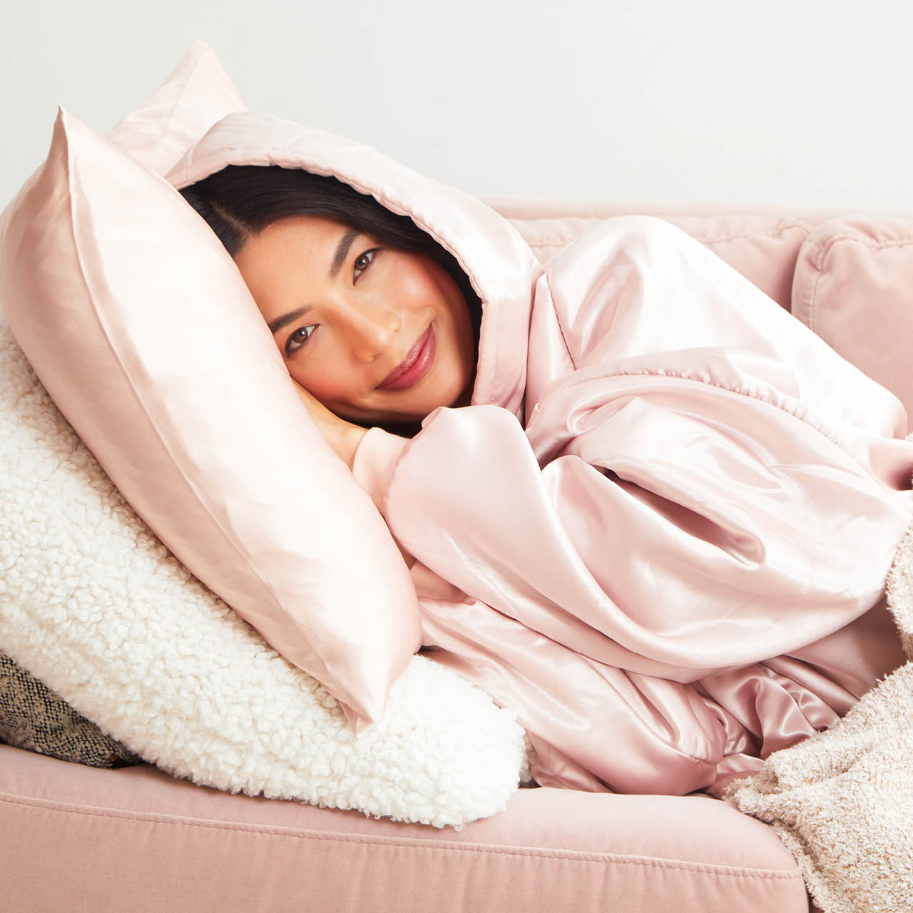 9067-SatinGlazey-Model-Sleep-Blush-39-1280x1280px.jpg
