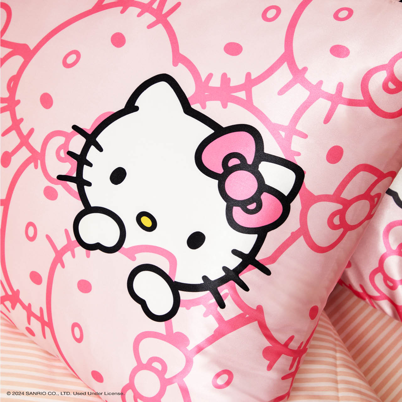HelloKittyxKitsch-1280x1280px-53_19fcf5a5-5ab9-4fd2-8e5b-31a9b340b312.jpg